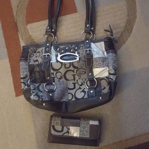 Guess purse and wallet...loved